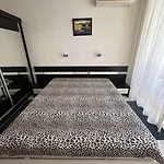нино Apartment