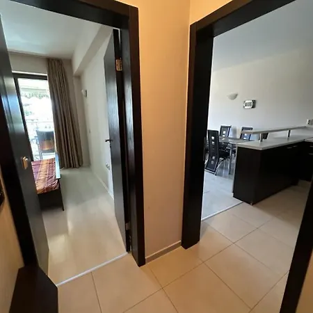 нино Apartment *