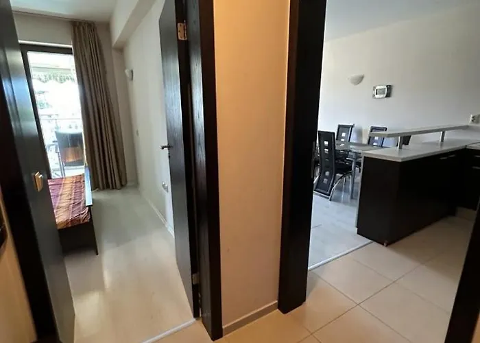 нино 1 Apartment *